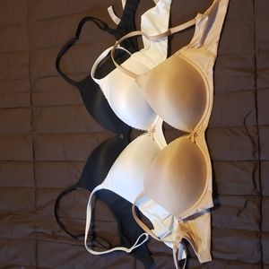 3 Victorias Secret Bras No Wire 32D NWT
